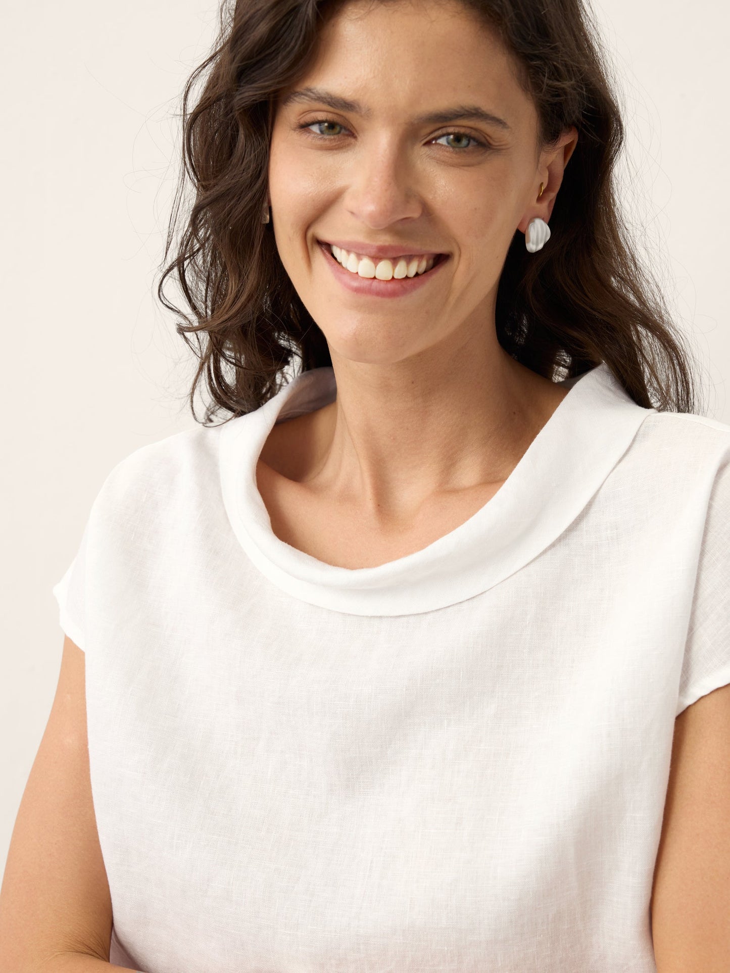 100% Linen Soft-Fold Collar Shell Button Top SABINE