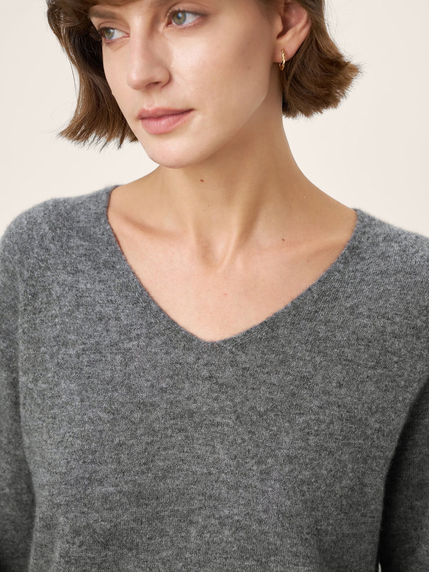 Mongolian Cashmere & Mulberry Silk Seamless Ribbed Trim V-Neck Sweater TESSA