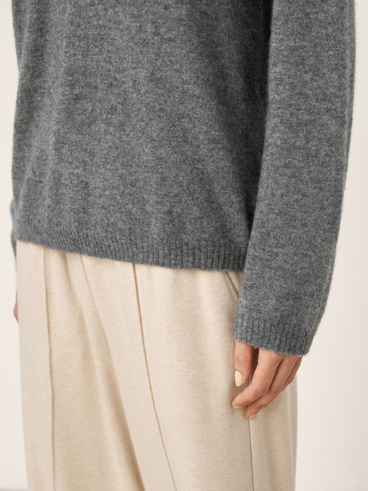 Mongolian Cashmere & Mulberry Silk Seamless Ribbed Trim V-Neck Sweater TESSA