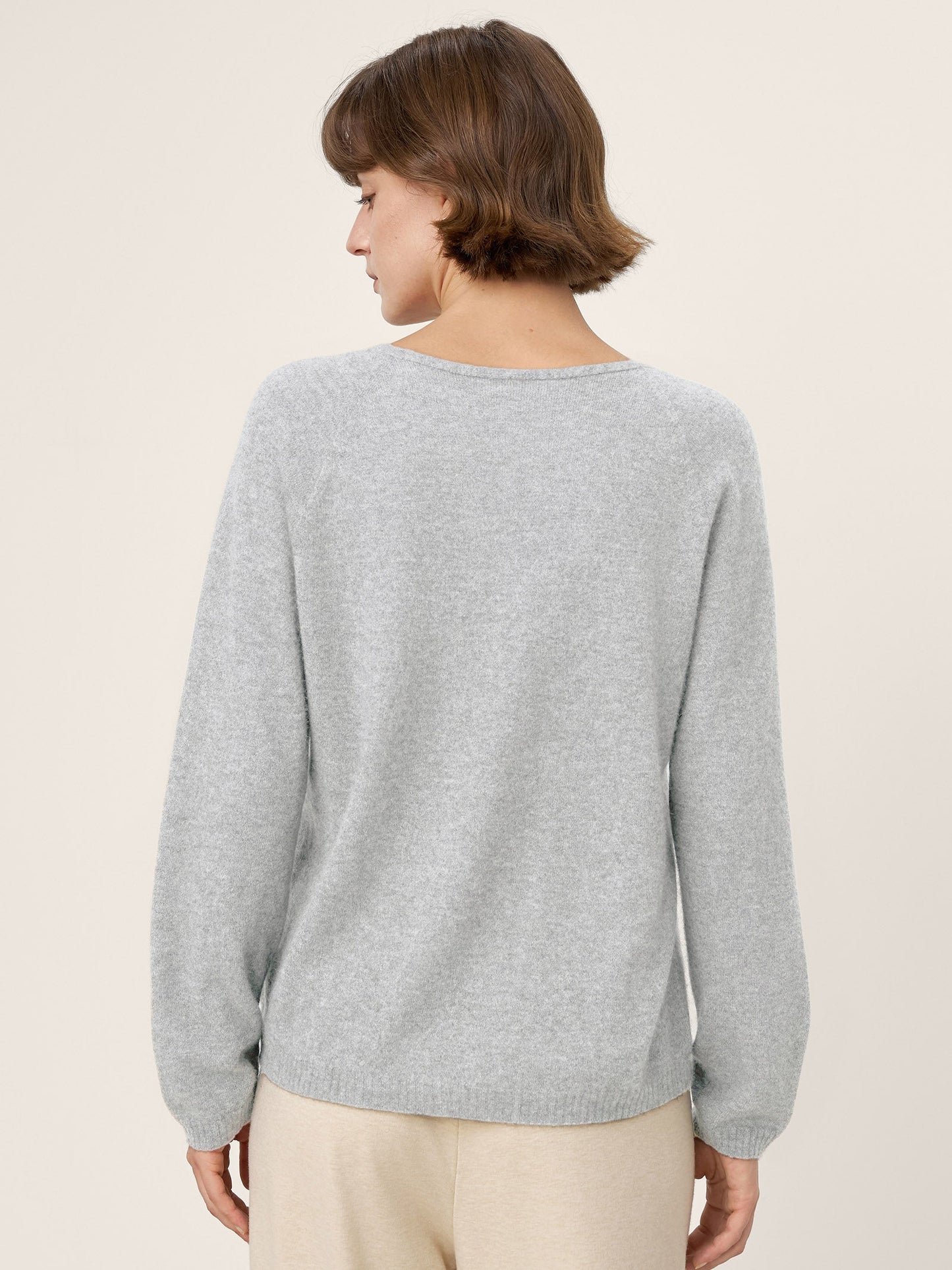 Mongolian Cashmere & Mulberry Silk Seamless Ribbed Trim V-Neck Sweater TESSA