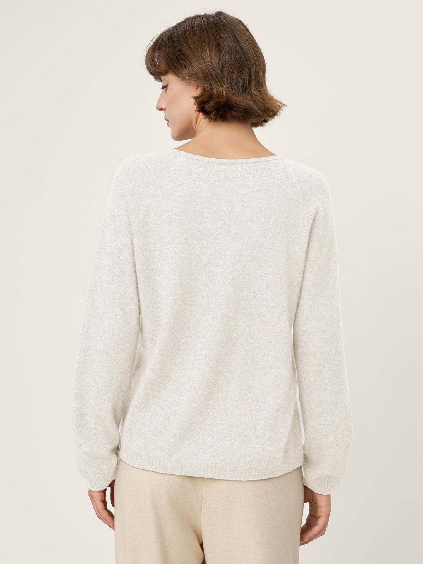 Mongolian Cashmere & Mulberry Silk Seamless Ribbed Trim V-Neck Sweater TESSA