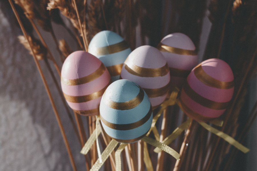 What is a good substitute for plastic Easter eggs?